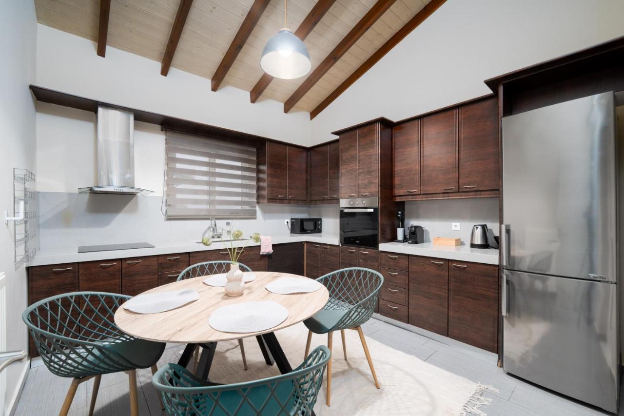 Meltemi Beach House - A Seaside Luxury Maisonnette Dhiyeliotika Экстерьер фото