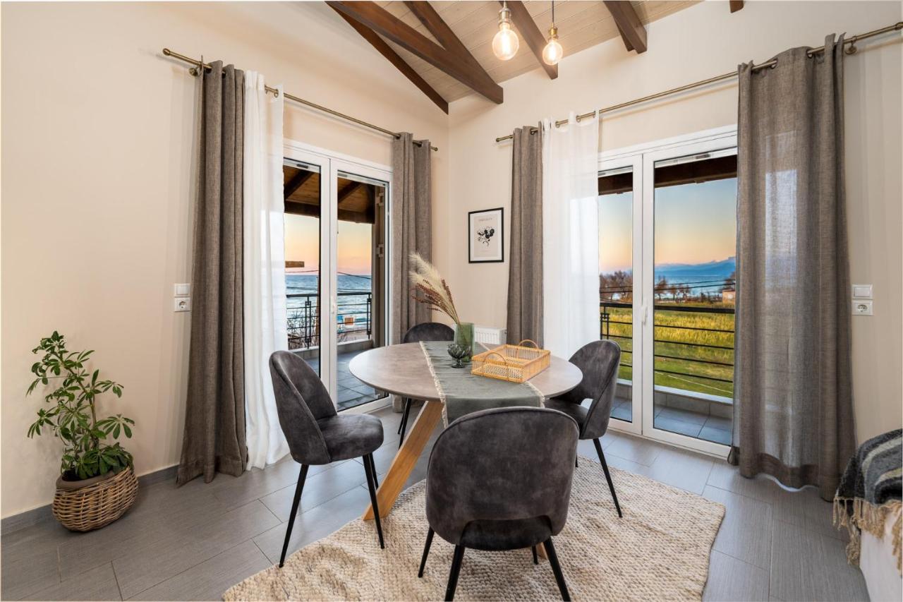 Meltemi Beach House - A Seaside Luxury Maisonnette Dhiyeliotika Экстерьер фото