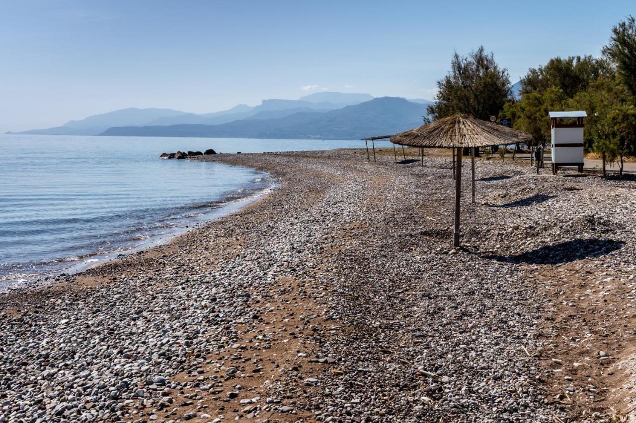 Meltemi Beach House - A Seaside Luxury Maisonnette Dhiyeliotika Экстерьер фото
